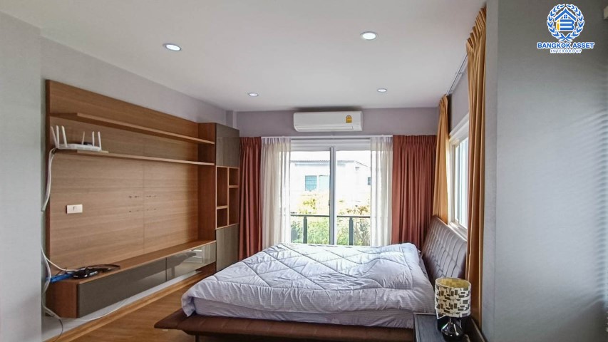 *****บ้านเดี่ยวมือสองย่านนนทบุรี ม.เดอะซิตี้ บางใหญ่ เนื้อที่กว้างขวางถึง 52.7 ตร.ว. ฟังก์ชันจัดเต็ม 4 ห้องนอน 3 ห้องน้ำ 2 ที่จอดรถ ตกแต่งเฟอร์นิเจอร์พร้อมอยู่ แถมฟรี! 4 เครื่องปรับอากาศ, 2 เครื่องทำน้ำอุ่น บนทำเลเยี่ยม ใกล้เซ็นทรัลเวสต์เกต และรถไฟฟ้าสายสีม่วง "สถานีคลองบางไผ่"